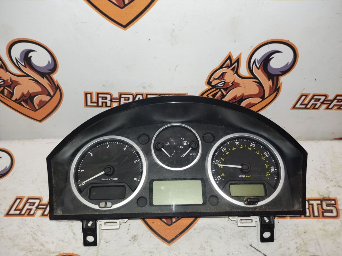 LR014549 Dashboard of Land Rover Discovery 3 L318 (2005-2009) Used
